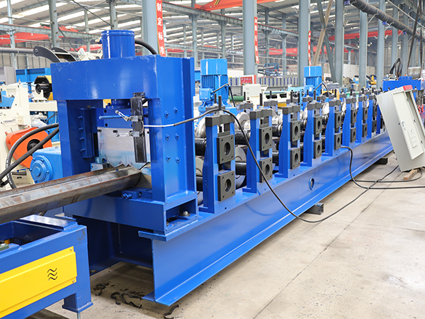 High Speed Guardrail Roll Forming Machine