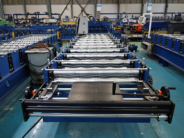 Professional Lubrication Tips for Long-term Stable Operation of Roll Forming Machine